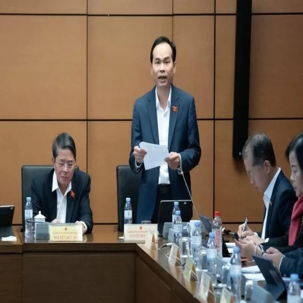 Đại biểu đề xuất bỏ bảo hiểm xe máy bắt buộc vì “mua cho có, bồi thường khó”