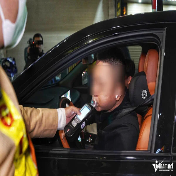 Phát hiện hơn 5.000 trường hợp vi phạm nồng độ cồn chỉ trong 2 ngày cuối tuần, CSGT tiếp tục răn đe