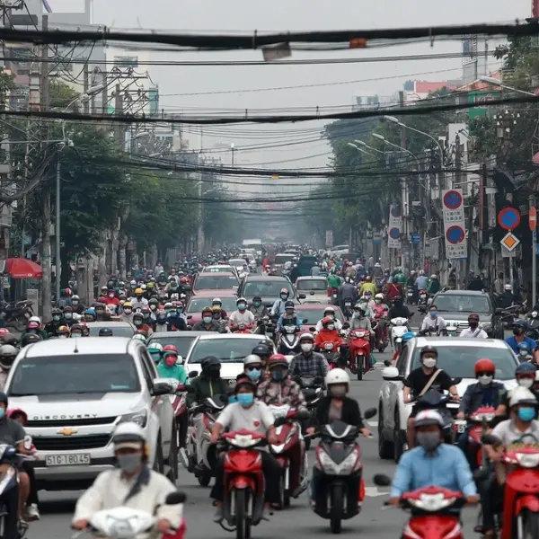 Chủ tịch Hà Nội: Sẽ hạn chế cả xe máy và ô tô xăng tại nhiều khu vực