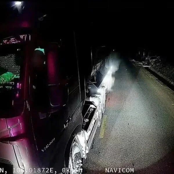 Nữ TikToker lái xe tải chặn đầu ô tô khác bị xử lý