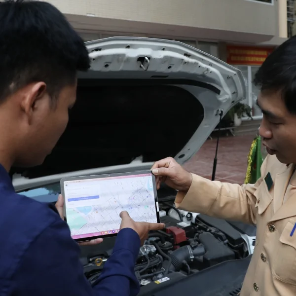 Điểm đặc biệt của đèn giao thông AI ở Hà Nội: Tự xanh khi 'thấy' xe dẫn đoàn