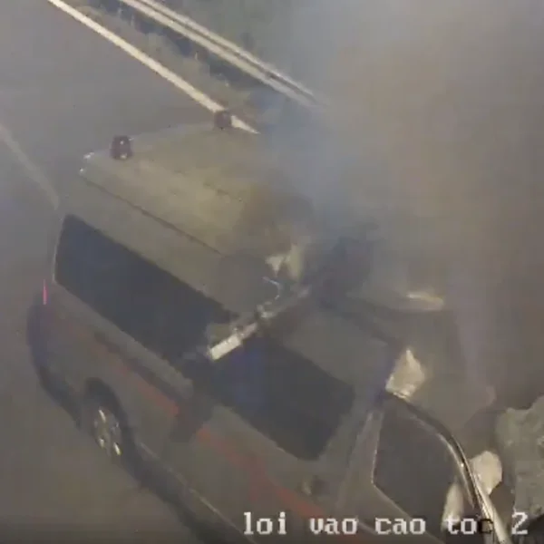 Cảnh sát nêu điểm bất thường vụ xe cứu thương húc đuôi xe đầu kéo khiến 3 người chết