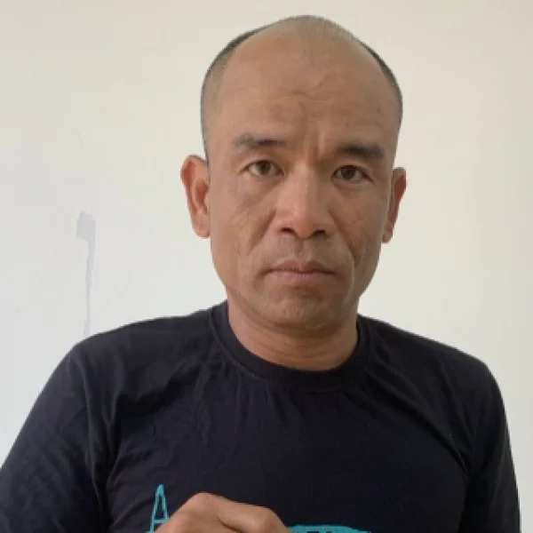 Tạm giữ tài xế lái ô tô xoay vòng gây náo loạn khu dân cư