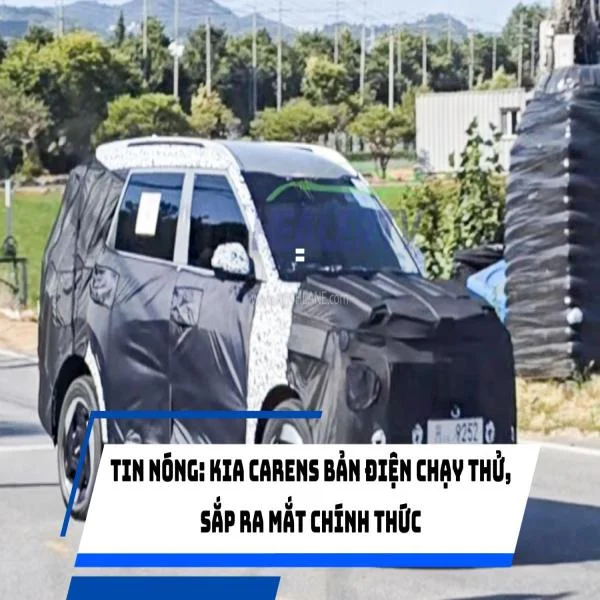 Tin nóng: Kia Carens bản điện chạy thử, sắp ra mắt chính thức