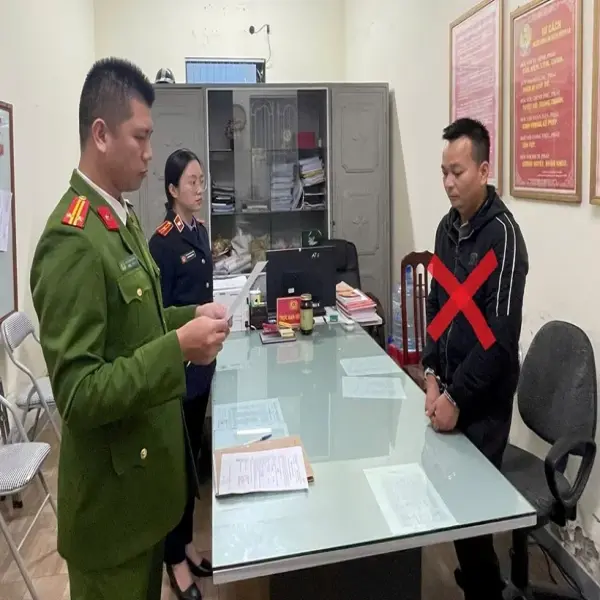 Bắt giam đối tượng lao xe vào cảnh sát giao thông ở Hải Phòng