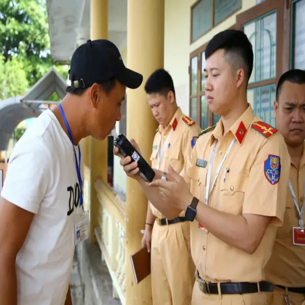 Lần đầu tiên CSGT tổ chức thi sát hạch và cấp bằng lái xe tại TP.HCM.