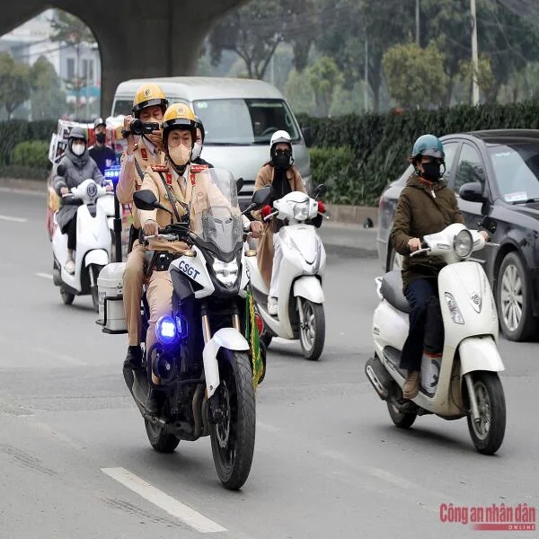 CSGT sẽ hoá trang làm hành khách đặt xe dù, xe ghép, xe limousine trá hình để xử phạt.