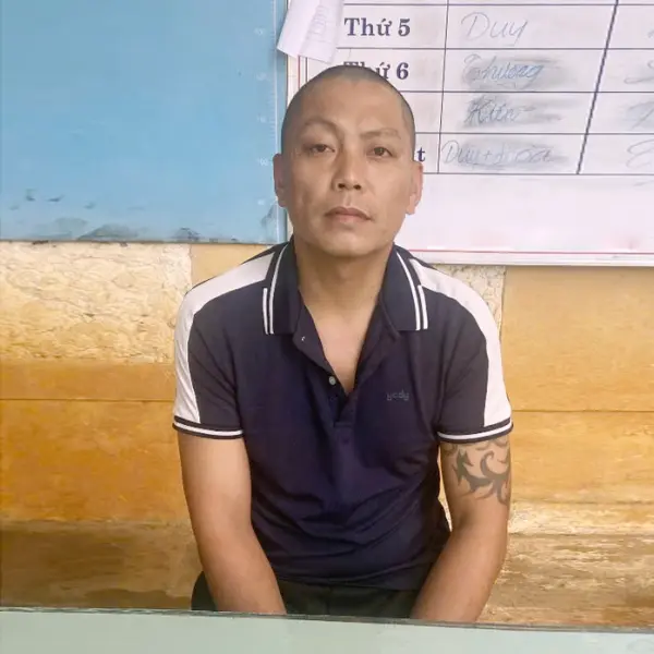 Bắt giữ đối tượng lao vào hành hung lái xe vì cho rằng đậu xe trước cửa nhà ngày Tết.