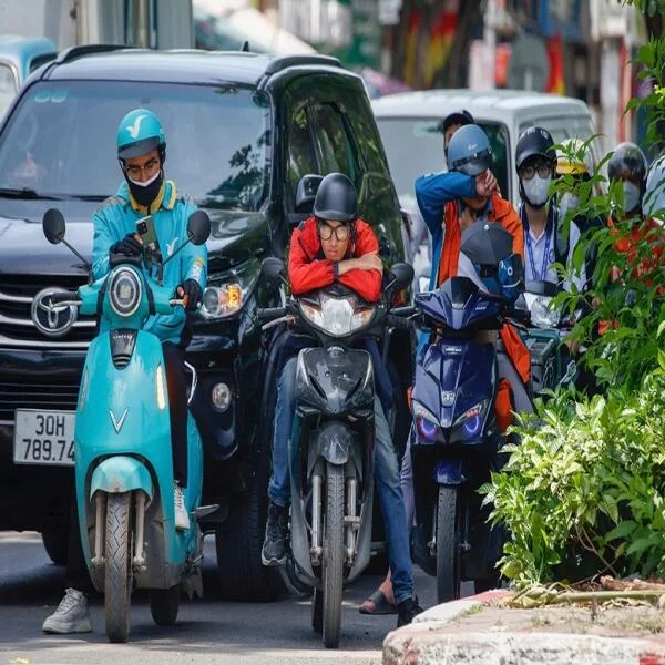 Hà Nội chưa cấm toàn bộ xe máy xăng đi vào vành đai 1 từ 1-7-2026