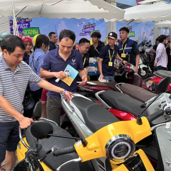 Hà Nội chưa cấm xe xăng chỉ hạn chế theo khu vực & khung giờ tại Vành đai 1, người dân vẫn di chuyển bình thường