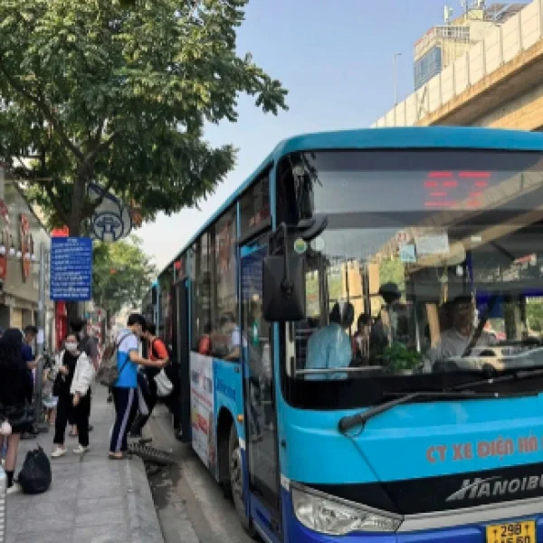 Thông tin "Hà Nội lên phương án miễn phí xe buýt" là không chính xác