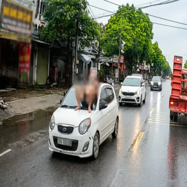 Vụ bố vợ đòi ô tô, con rể lên kính chắn gió nằm ở Hà Nội: Hai cha con bị khởi tố