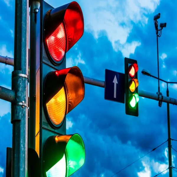 Cục CSGT: Không xử phạt khi đèn lỗi, bất ngờ chuyển xanh sang đỏ