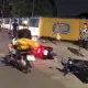 CLIP: Ớn lạnh ô tô con tông liên hoàn xe máy ở Đồng Nai, nhiều người bị thương