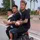 Ba thanh niên đi xe máy không biển số, dùng dép đánh người ở Hải Phòng