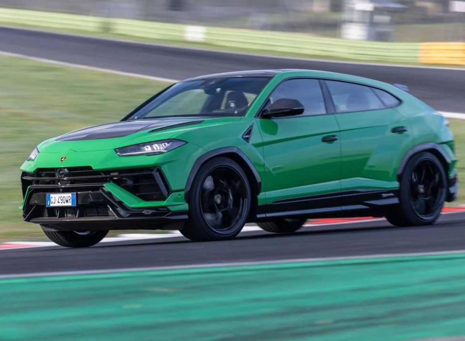 2023 Lamborghini Urus Performante