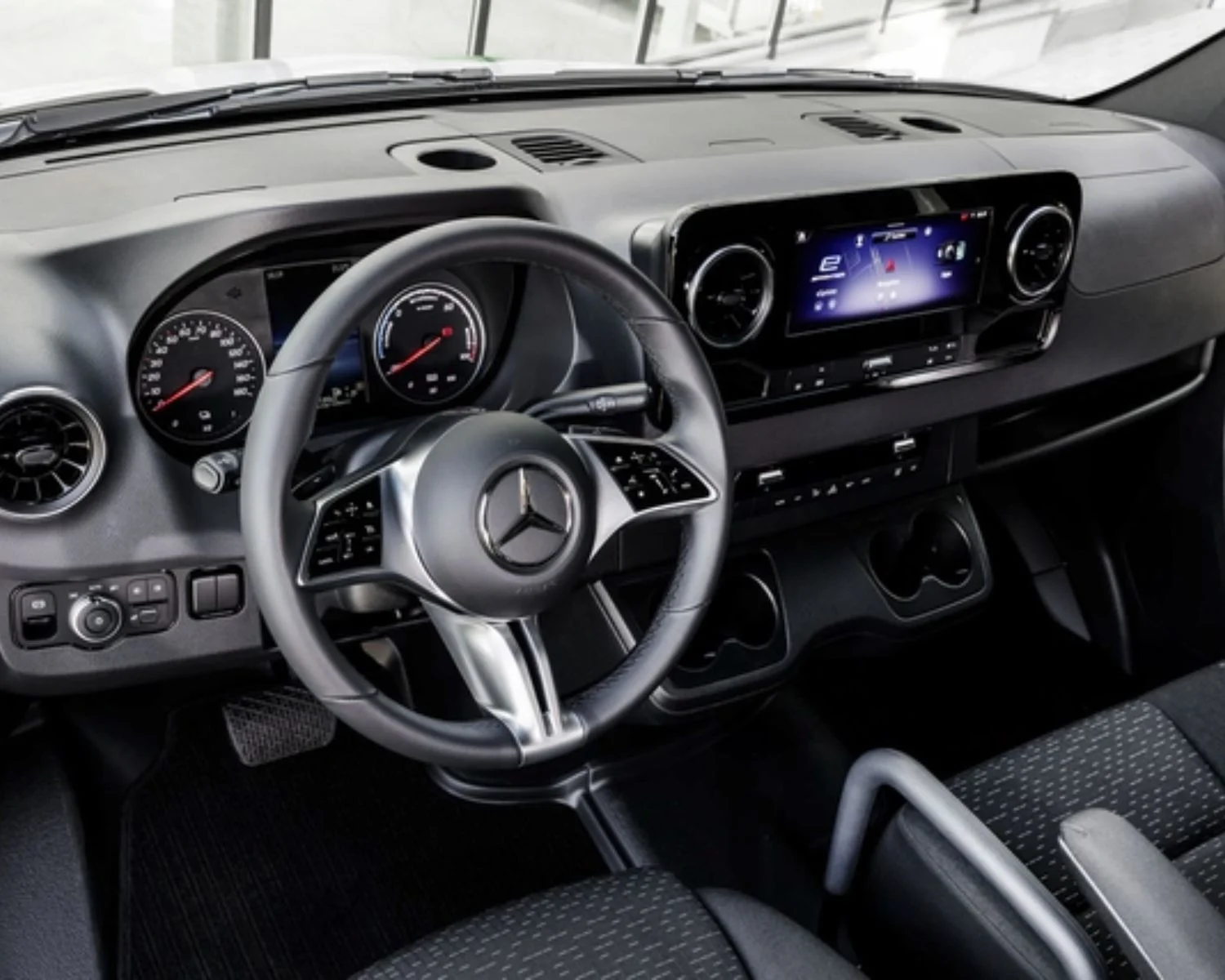 mercedes-benz-sprinter-2024-1