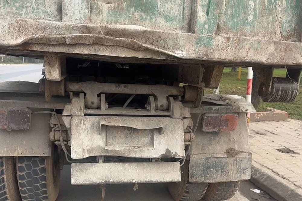 6b7f42a5-7db7-4782-a5c9-7522ec5e5edc-2132